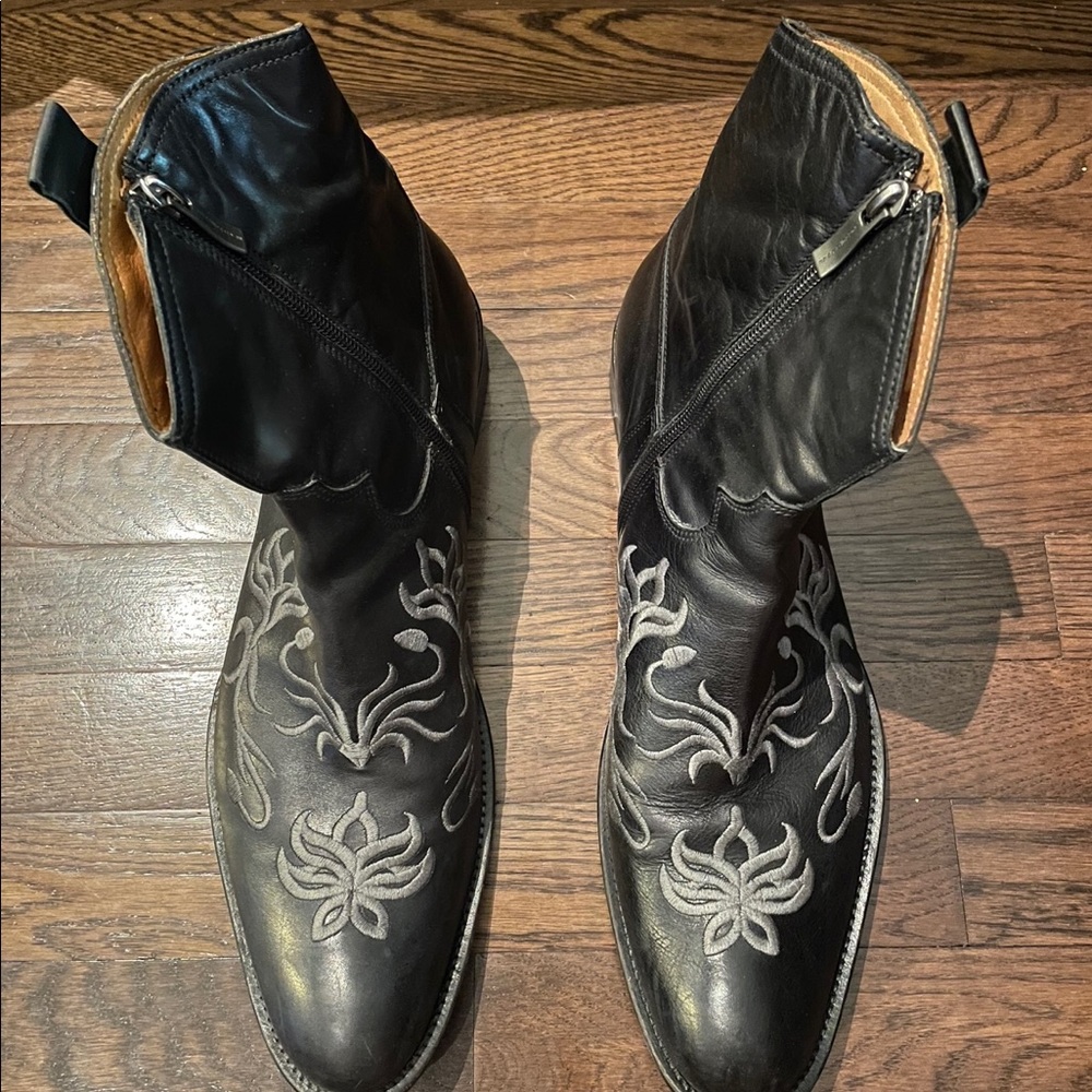 Keeneth Cole black boot